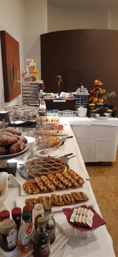 Ca' Delle Rose Hotel Castelfranco Veneto Bagian luar foto