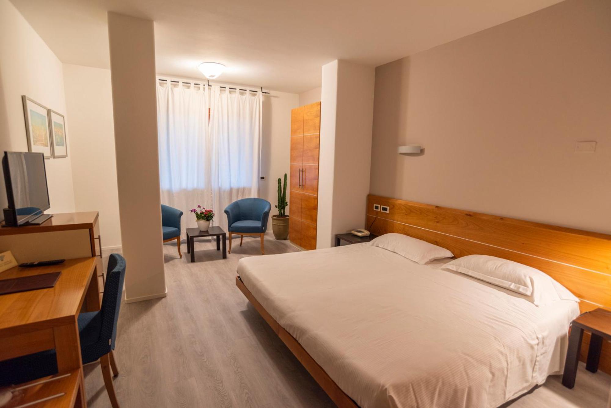 Ca' Delle Rose Hotel Castelfranco Veneto Bagian luar foto