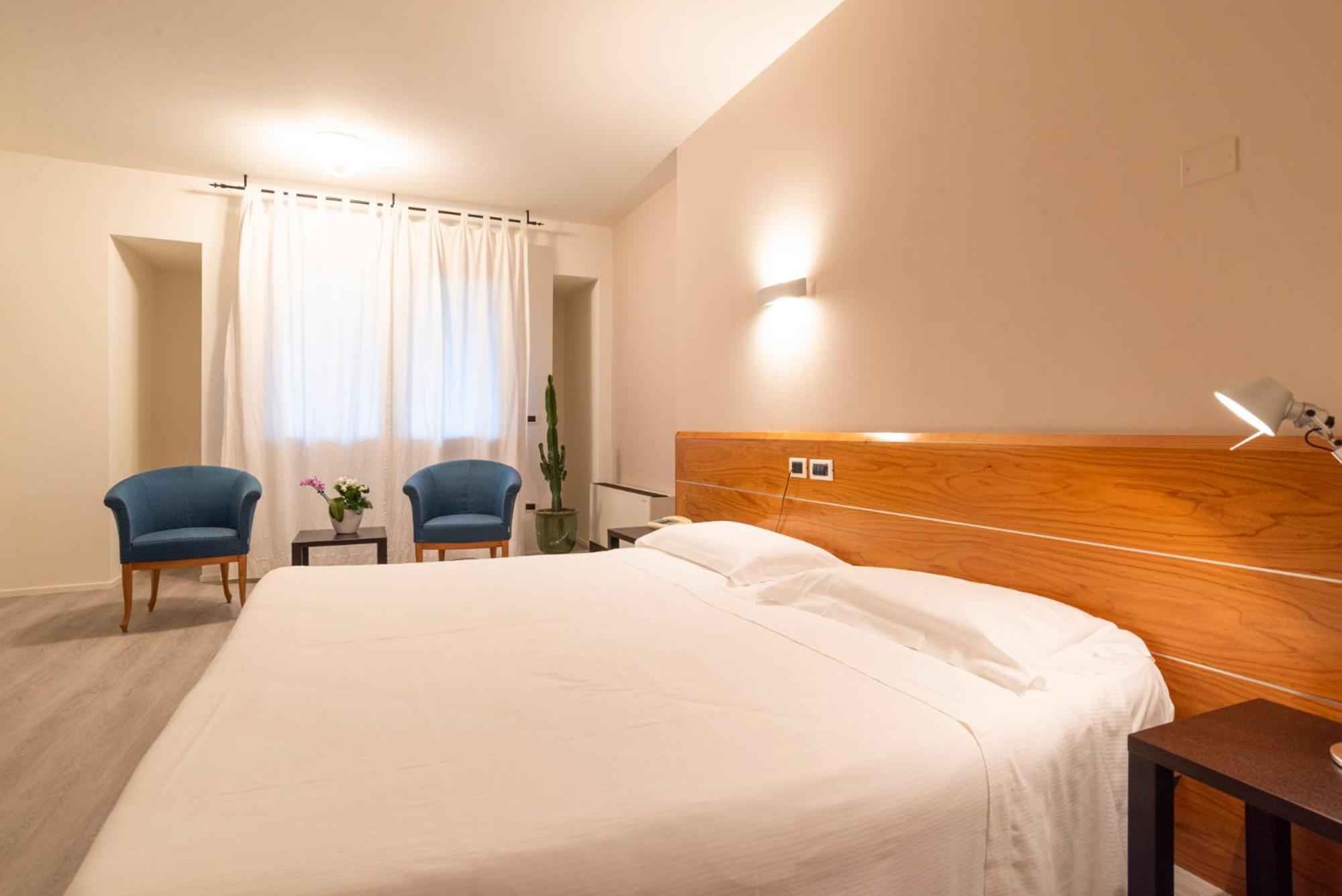 Ca' Delle Rose Hotel Castelfranco Veneto Bagian luar foto