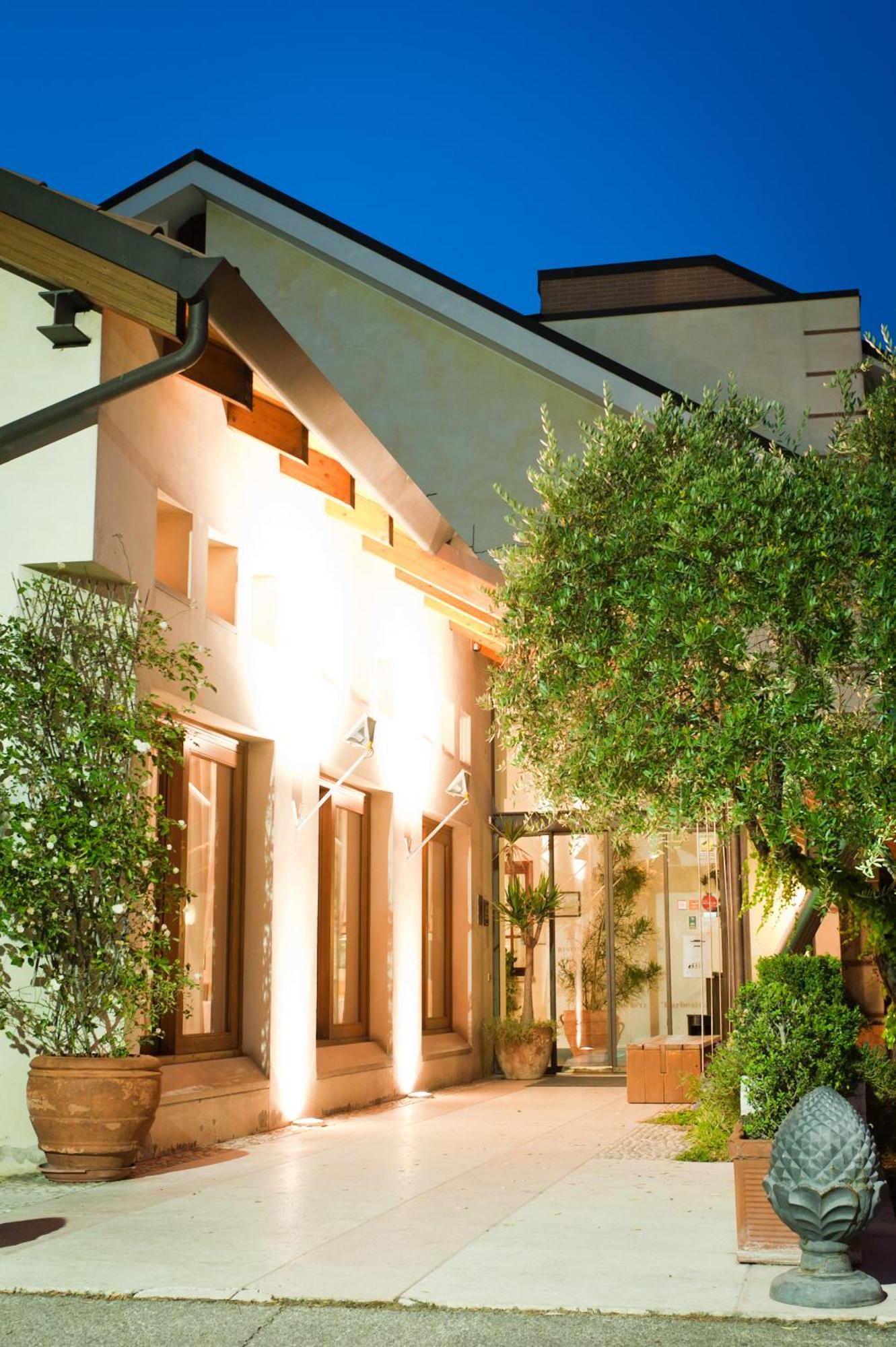 Ca' Delle Rose Hotel Castelfranco Veneto Bagian luar foto