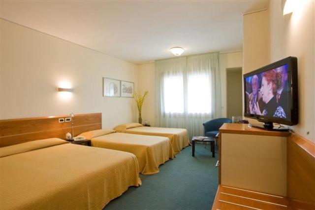 Ca' Delle Rose Hotel Castelfranco Veneto Ruang foto